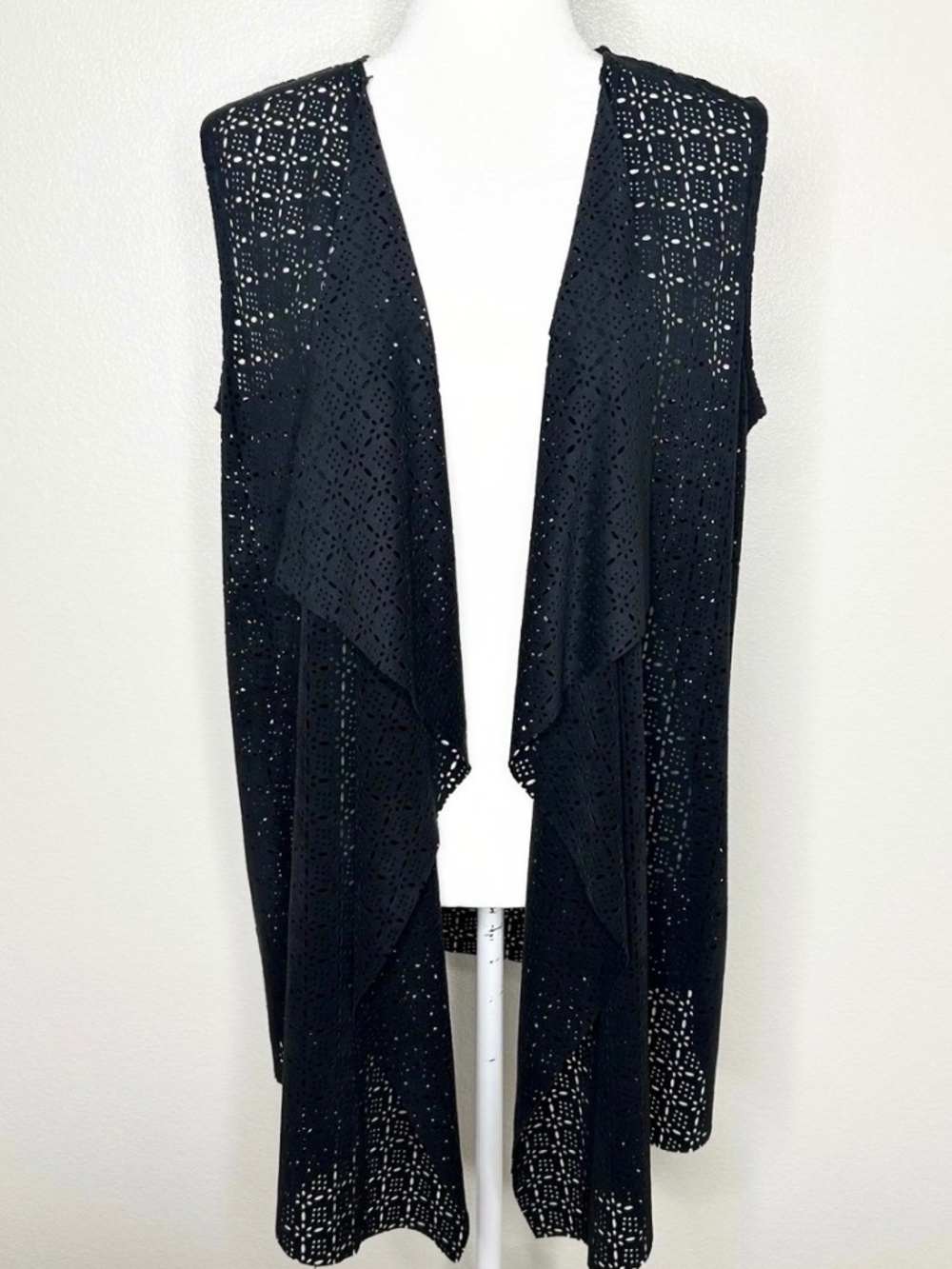 Soft Surroundings Womens Black Laser Cut Faux Suede Sleeveless Open Front Vest L